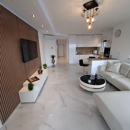 Deluxe With Swimming Pool Baska Voda