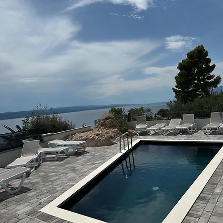 Deluxe With Swimming Pool Baska Voda