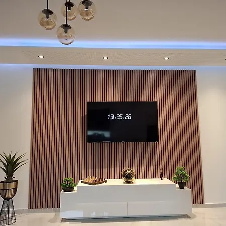 Apartment Deluxe With Swimming Pool *